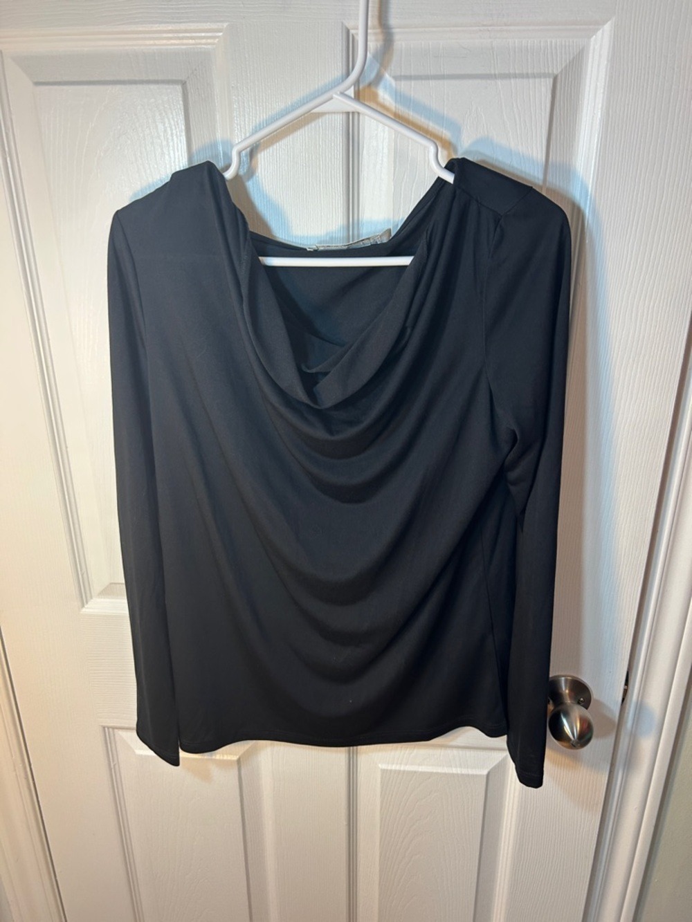 Contemporaine by simon’s Black Draped Neck Long-Sleeve Women's Top size med - Picture 3 of 8
